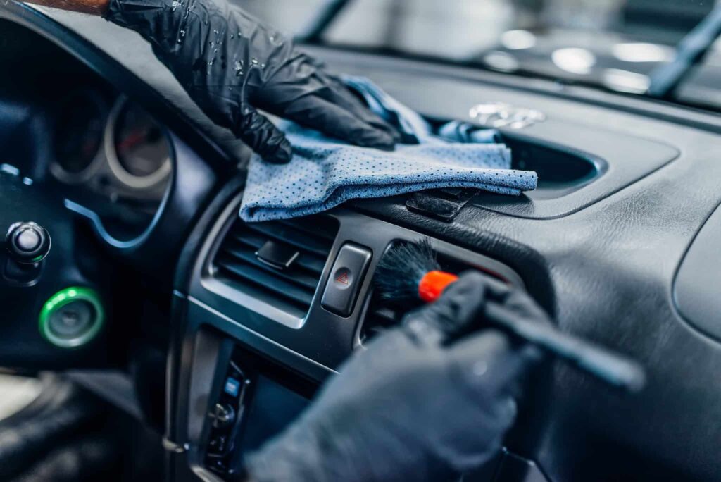 dashboard detailing/cleaning - Izunan car dashboard detailing in saskatoon - Izunan car dashboard detailing in Calgary